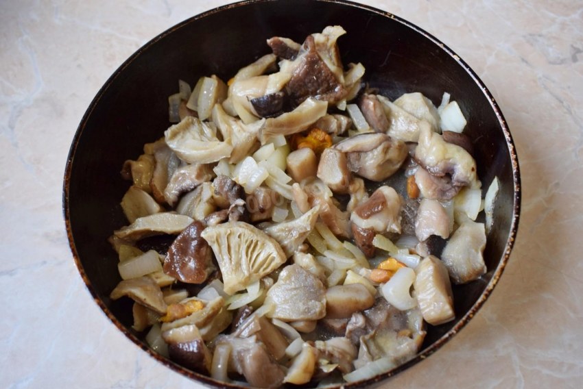 Шампиньоны в сметане