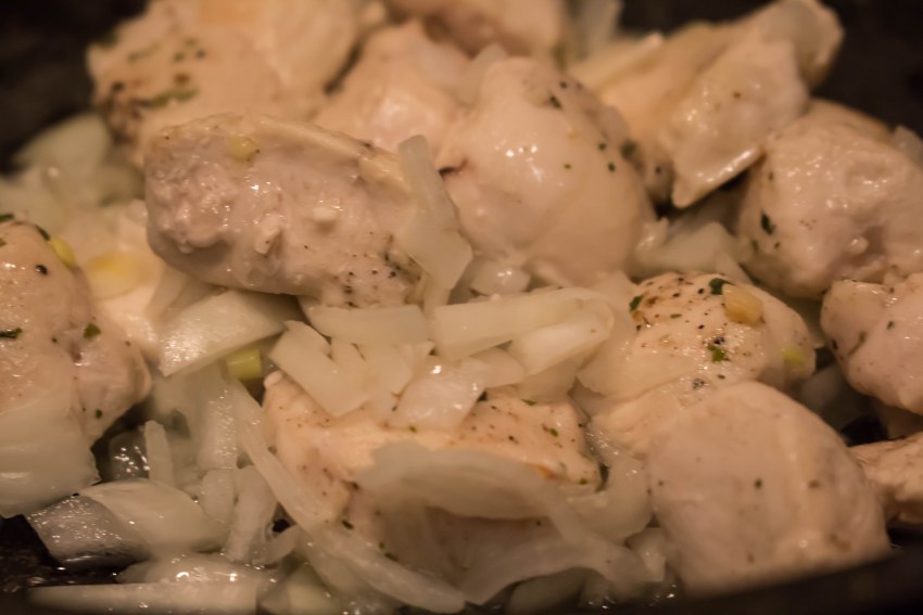 Курица с вешенками в сливочном соусе