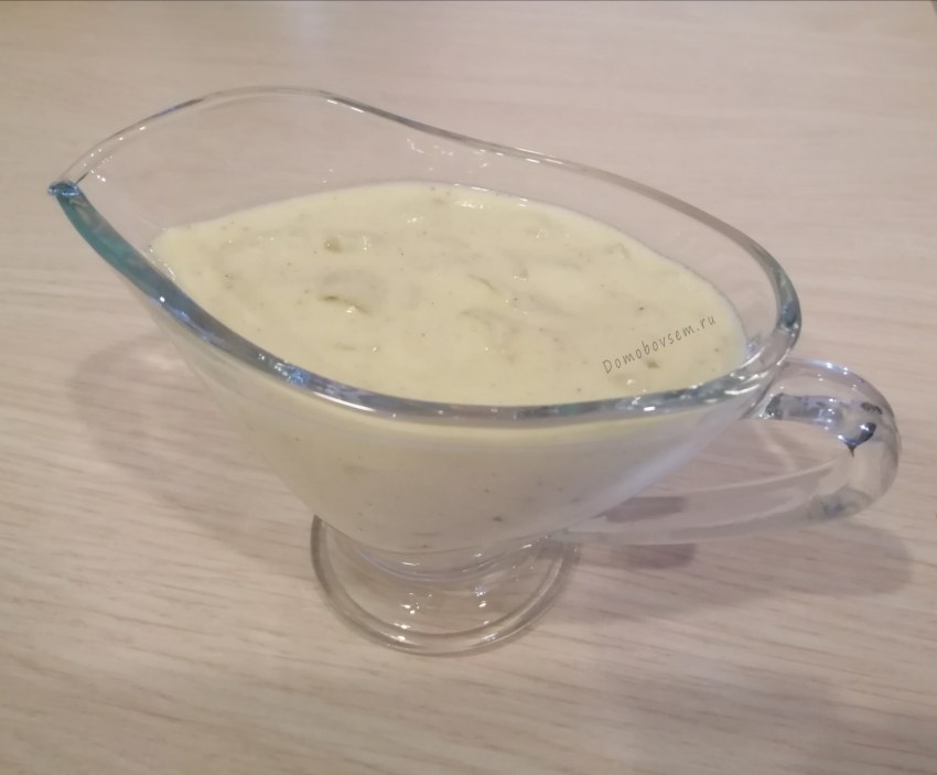 Лосось под соусом тартар