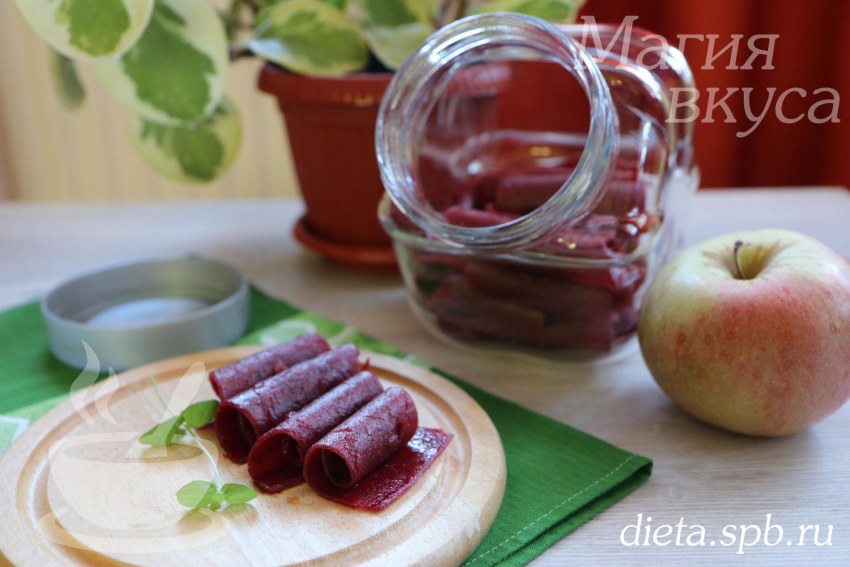 Пастила черная смородина брусочками