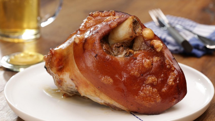 Свиная рулька (Schweinshaxe)
