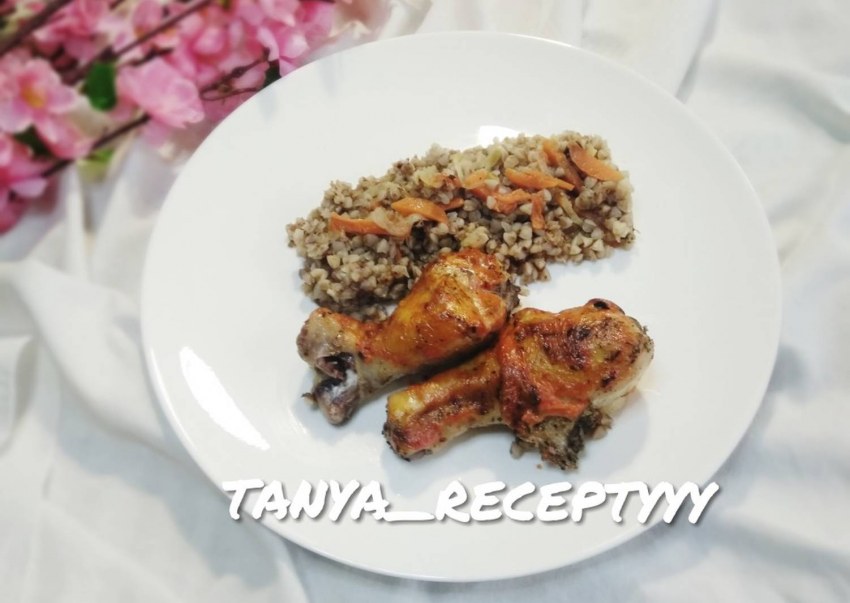Куриная голень с гречкой
