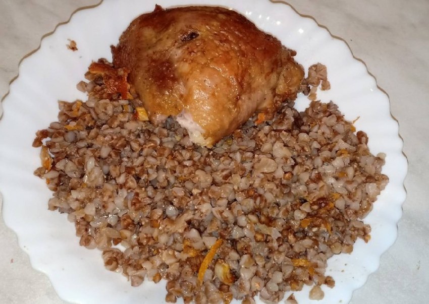 Утиная ножка с гречкой