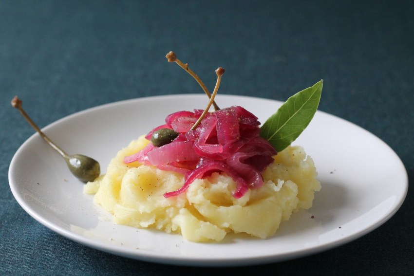 Картофельное пюре со шкварками