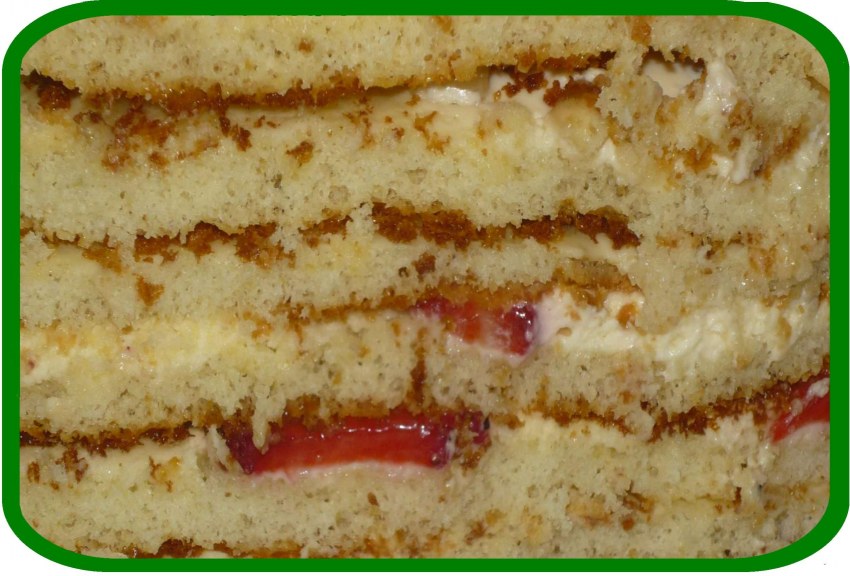 Торт молочная девочка с клубничным джемом