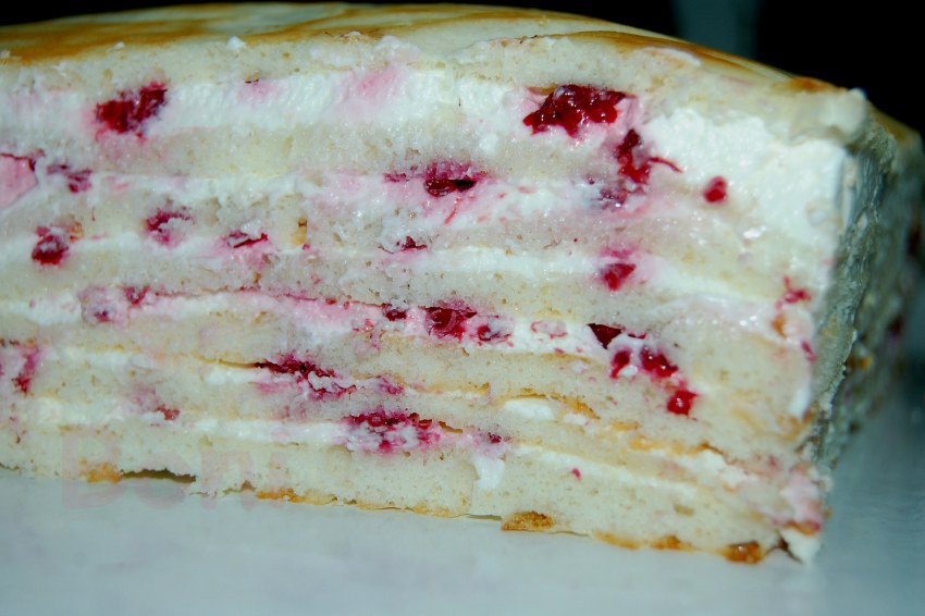 Торт молочная девочка с малиной