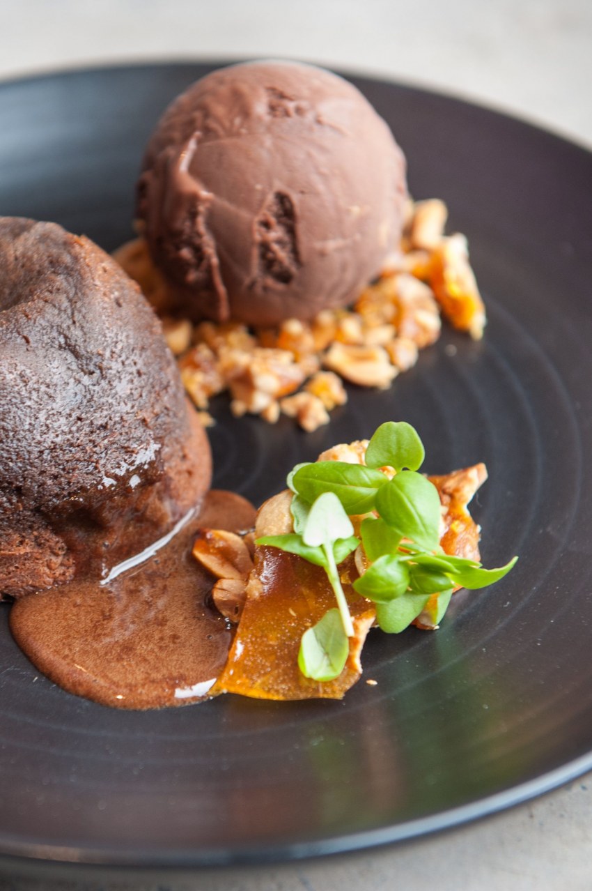 Шоколадный фондан большой