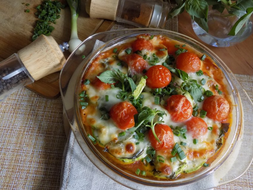 Кабачки по итальянски с моцареллой