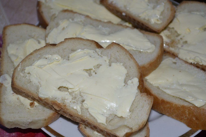 Бутерброд хлеб с маслом