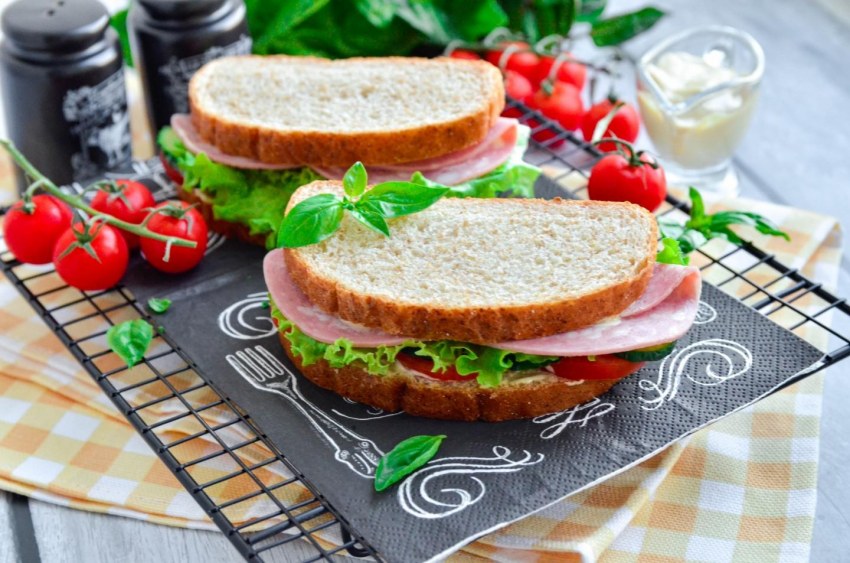 Бутерброд с арахисовой пастой