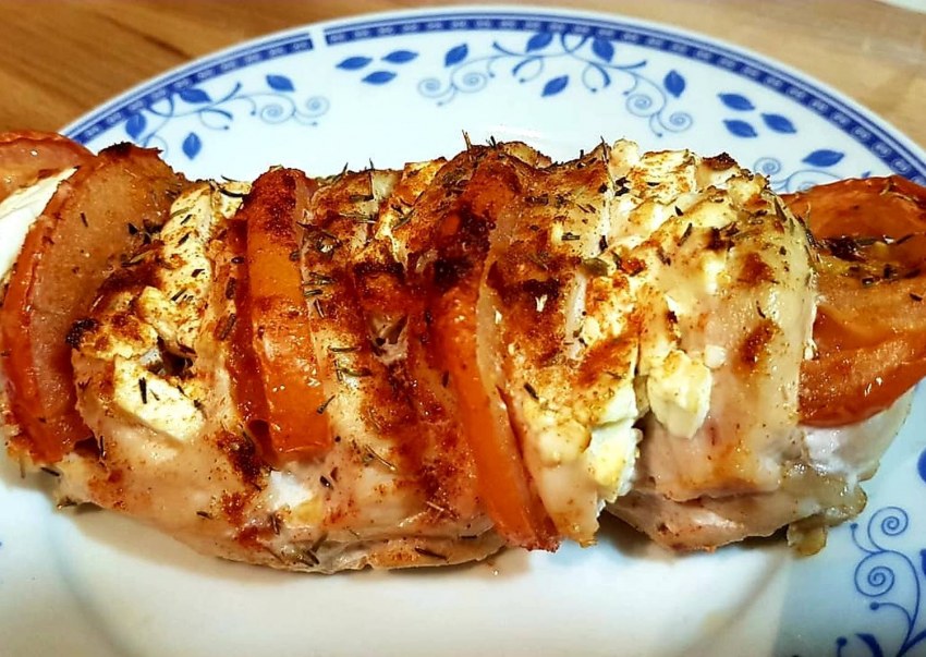 «Филе куриное отбивная с помидором и сыром»