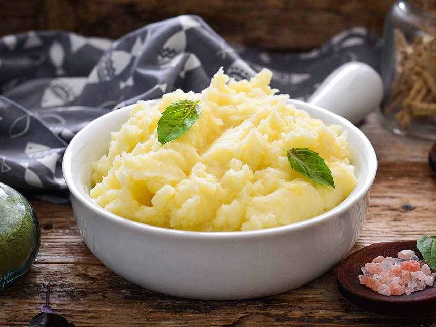 Картофельное пюре с луком фри