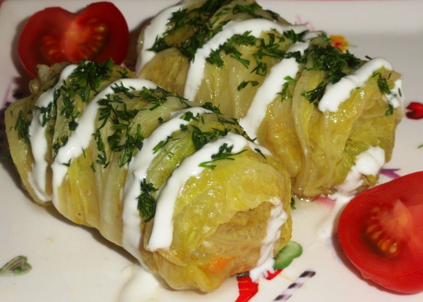 "Голубцы" из кабачков в томатном соусе
