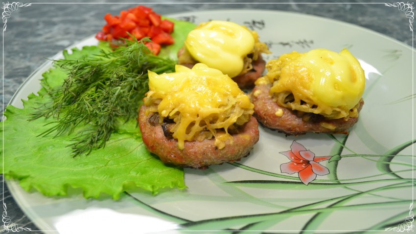 Стожки из фарша в духовке с картошкой и грибами