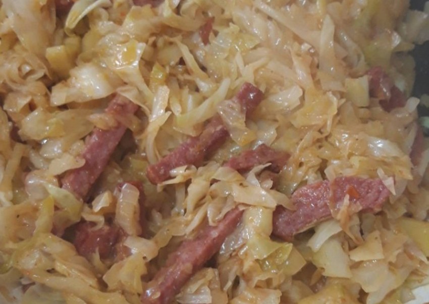 Тушеная капуста, очень вкусно!