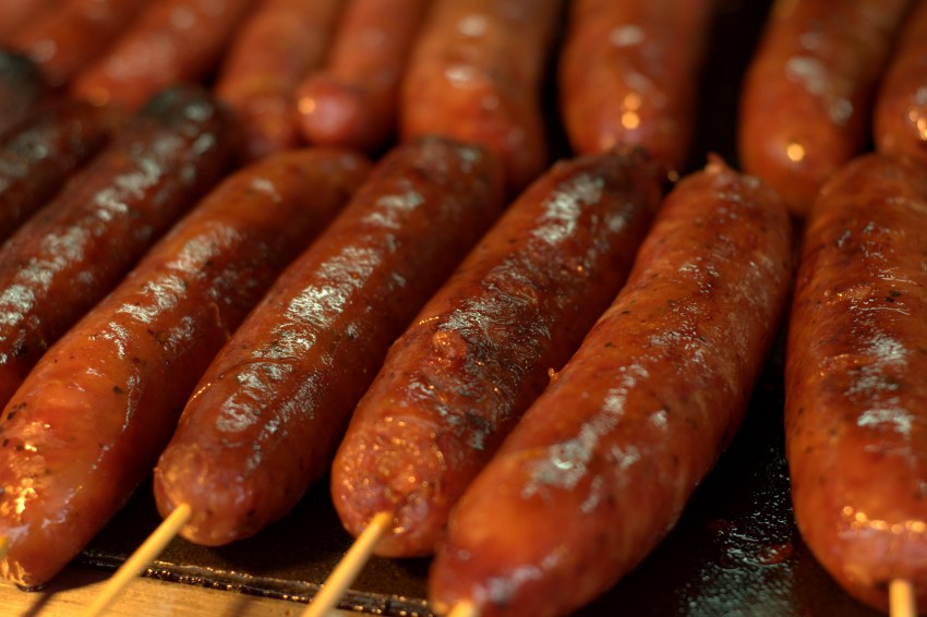 Сосиски на шампурах