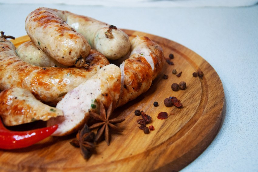 Домашние куриные колбаски