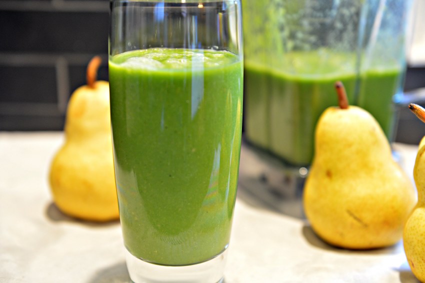 Смузи с авокадо и сельдереем