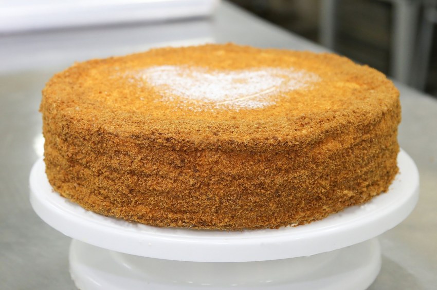 Торт медовик с бисквитом