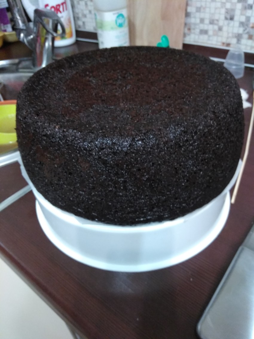Непропеченный шоколадный бисквит