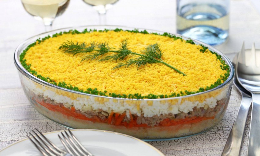 Рыбный салат Мимоза с горбушей