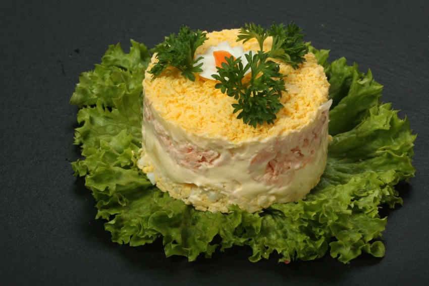 Салат Оливье Мимоза