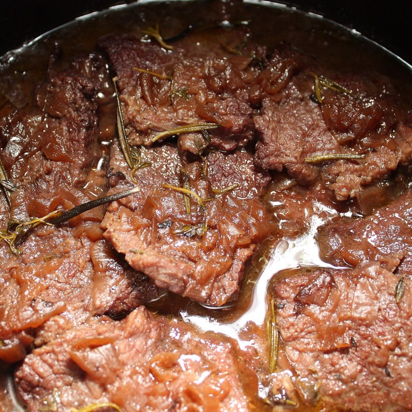 Вареное сердце говяжье