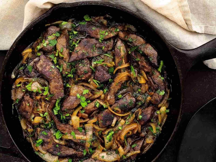 Говядина с луком в мультиварке