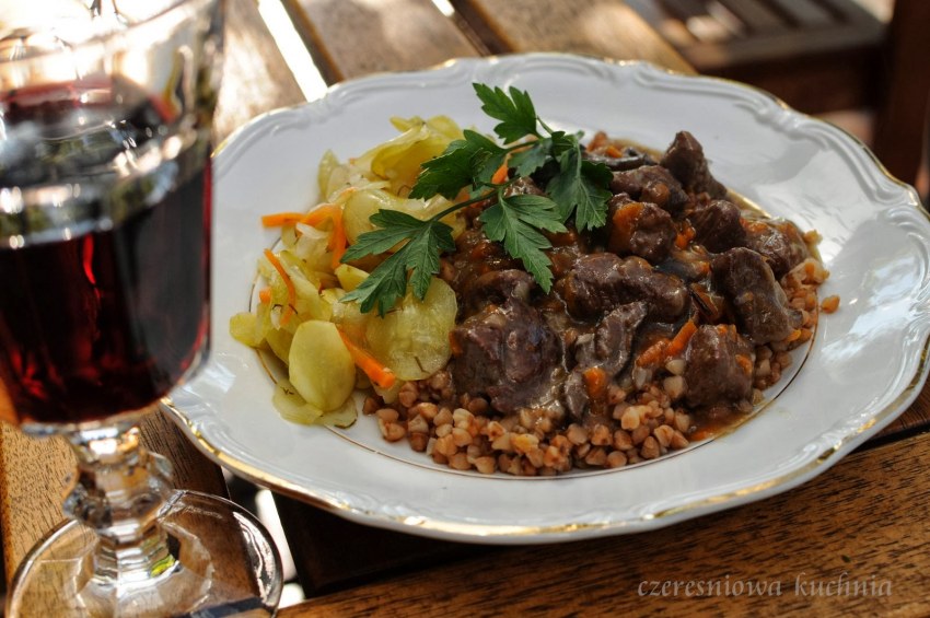 Говяжье сердце тушеное с овощами