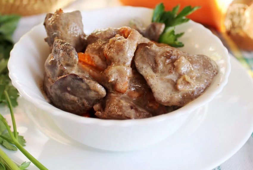 Печень говяжья с луком