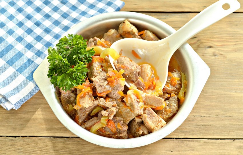 Подлива из свинины с овощами