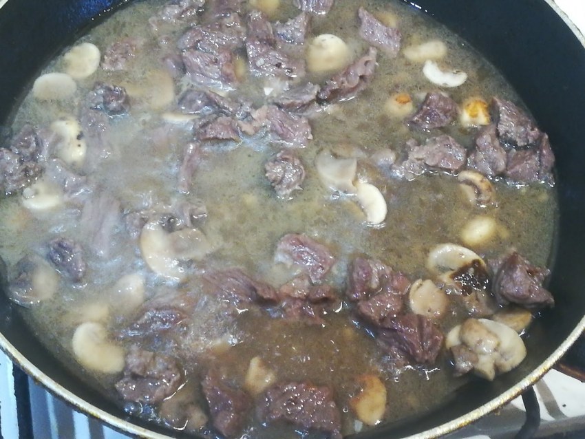 Фото говядина тушеная с грибами