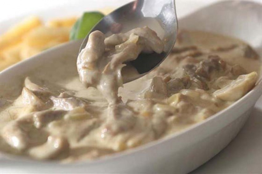 Бефстроганов из говядины с грибами в сливочном соусе