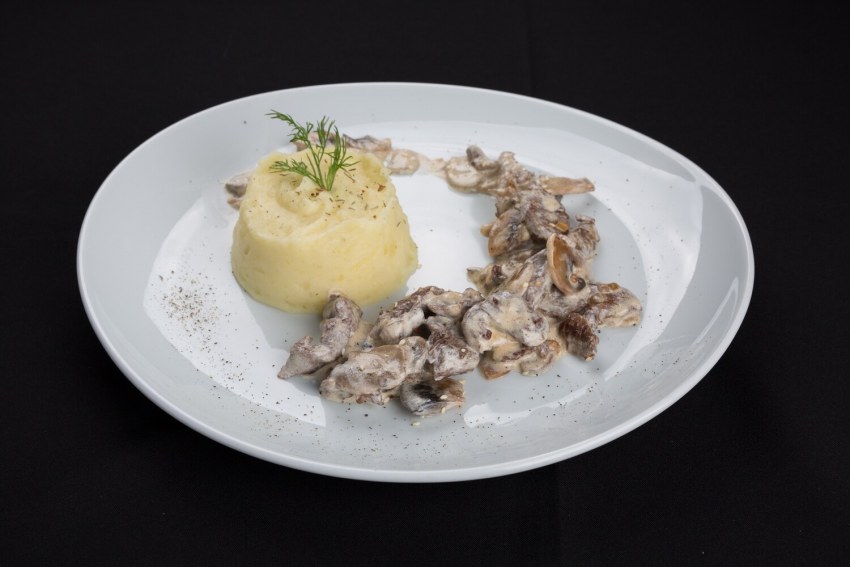 Бефстроганов с пюре