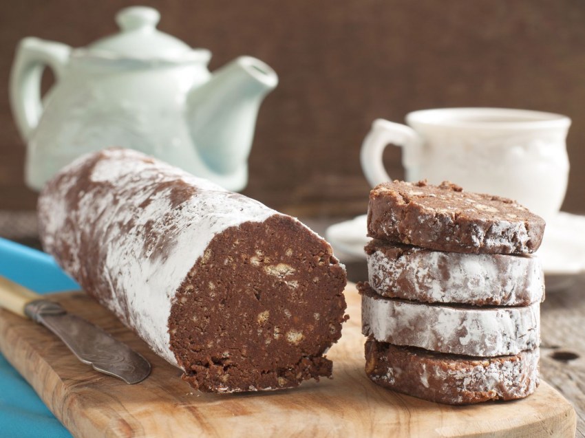 Десерт шоколадная колбаска