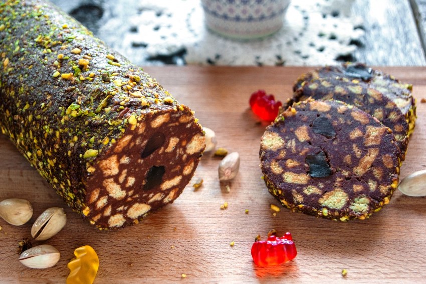 Кондитерская колбаска из печенья