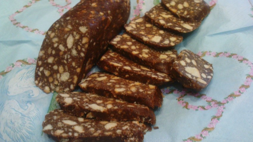 Домашняя шоколадная колбаса