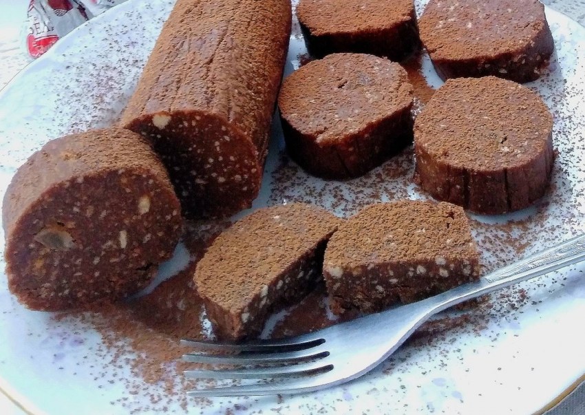 Рулет из печенья колбаска