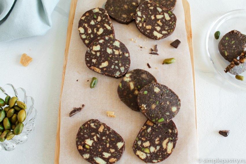 Сладкая колбаска на море