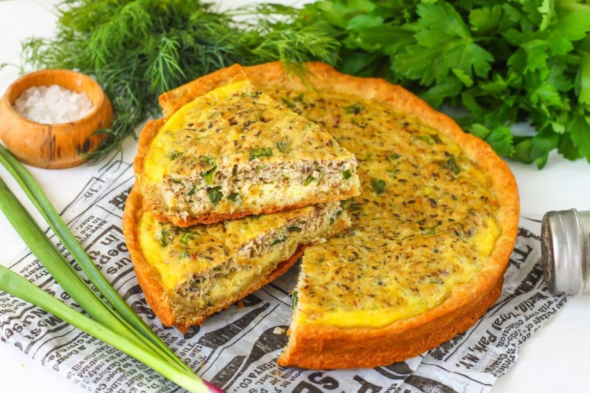 Заливной пирог с рыбной консервой