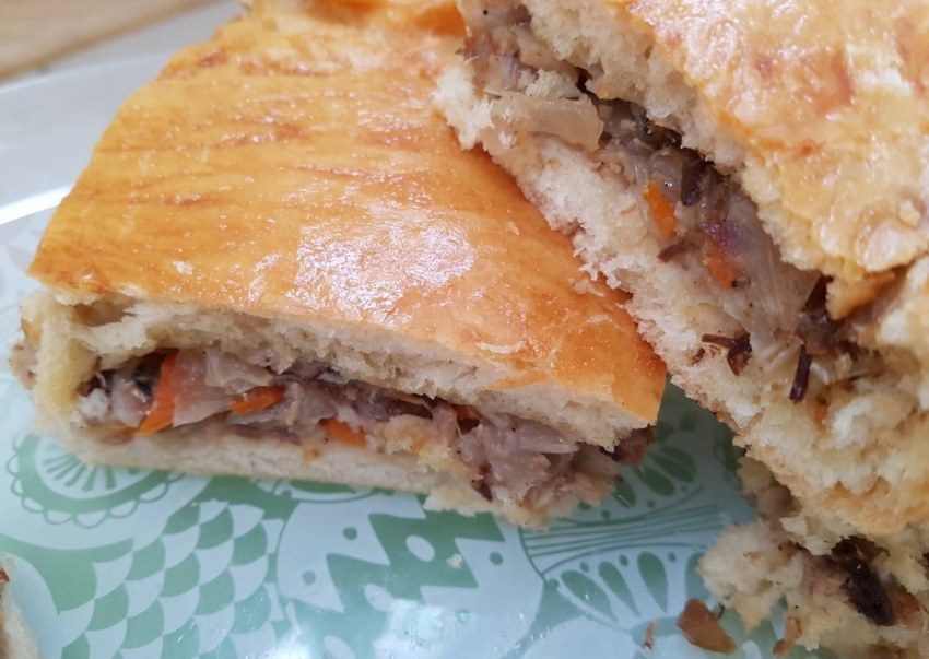 Пирог с капустой и яйцом