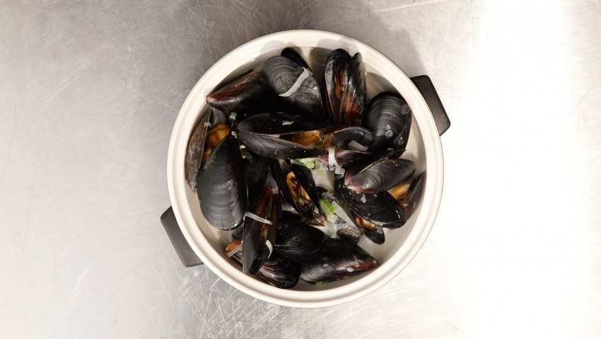 Мясо мидий в кокосовом молоке