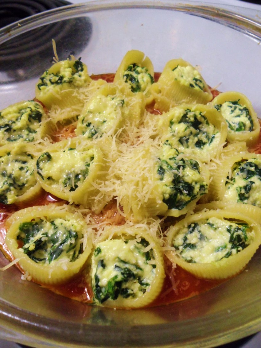 Конкильони фаршированные фаршем