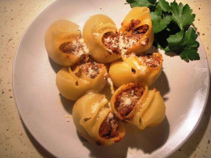 Макароны лумакони фаршированные фаршем