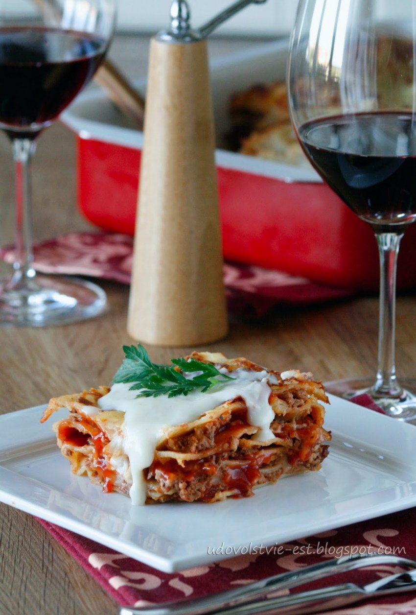 Лазанья с соусом болоньезе