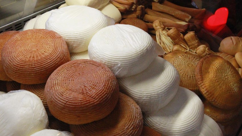 Сыр адыгейский копченый