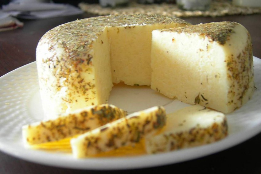 Адыгейский сыр со специями