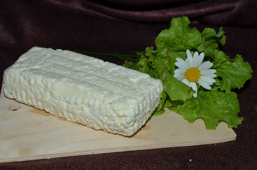 Белый сыр адыгейский