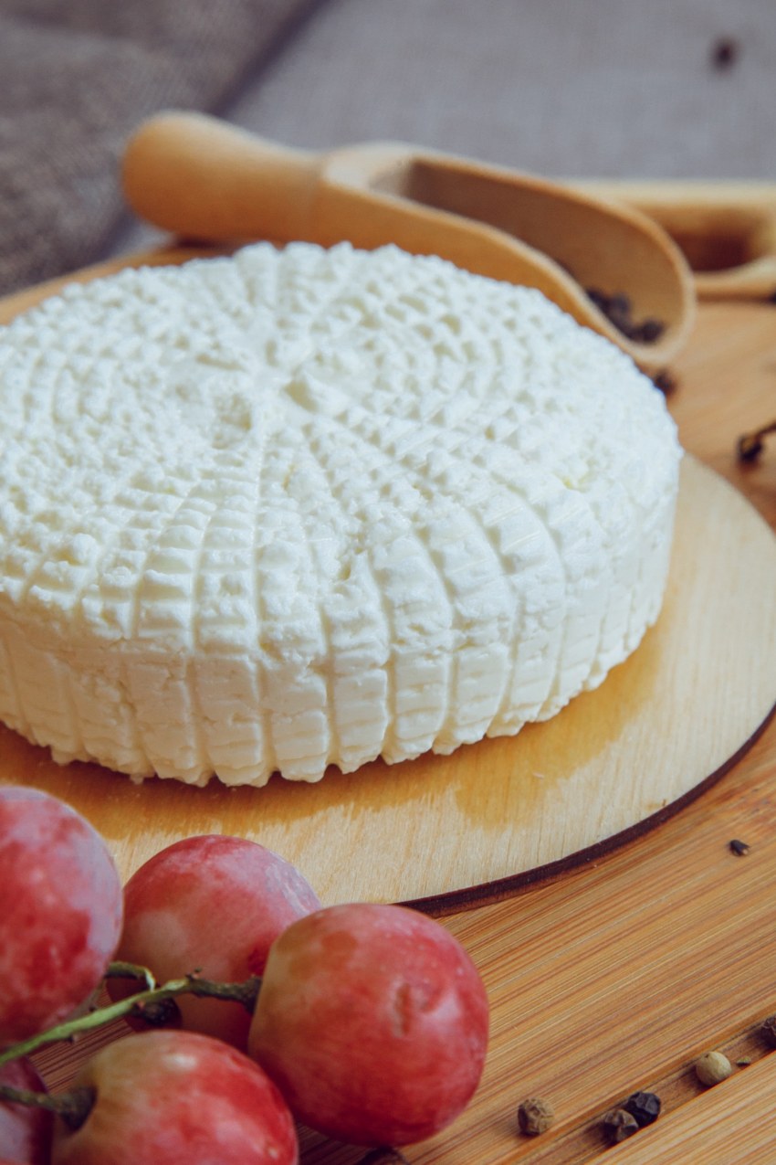 Адыгейский козий сыр