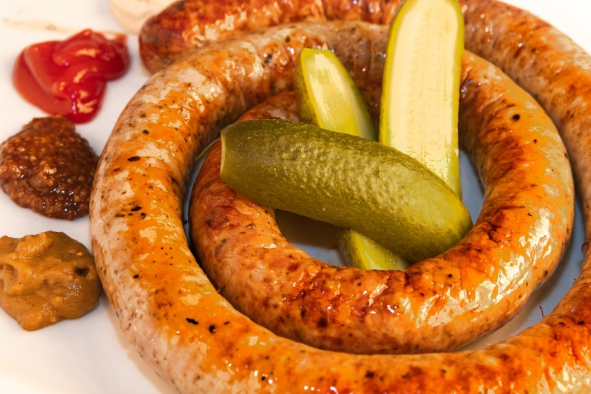 Колбаса с белым налетом